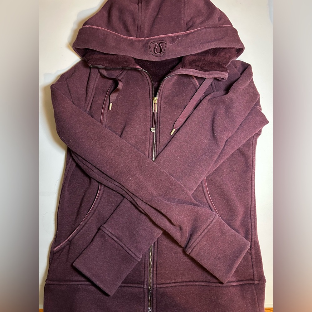 Lululemon full zip scuba